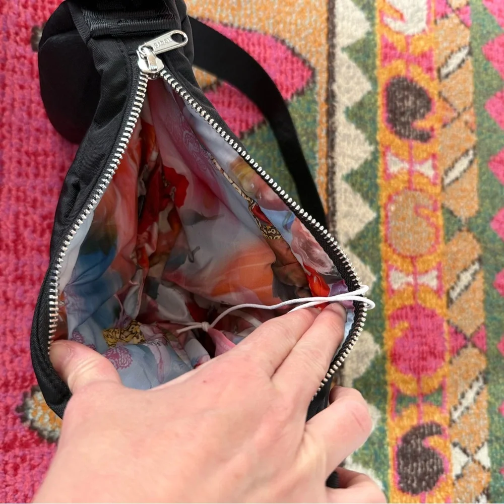 Collina Strada x BAGGU horse/pony crossbody bag black NWT - Picture 2 of 6